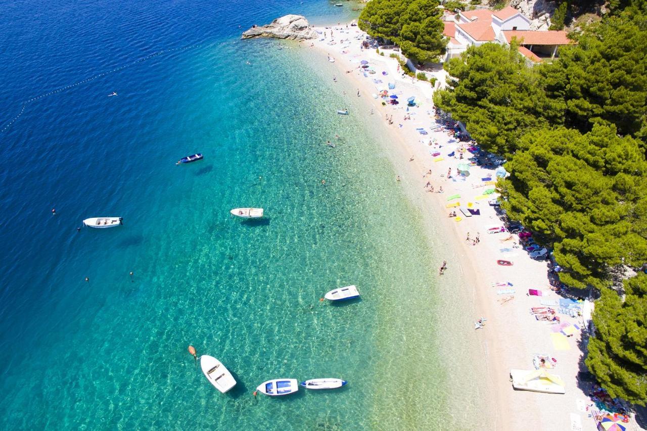 Apartments with a parking space Brela, Makarska - 789 Exteriör bild