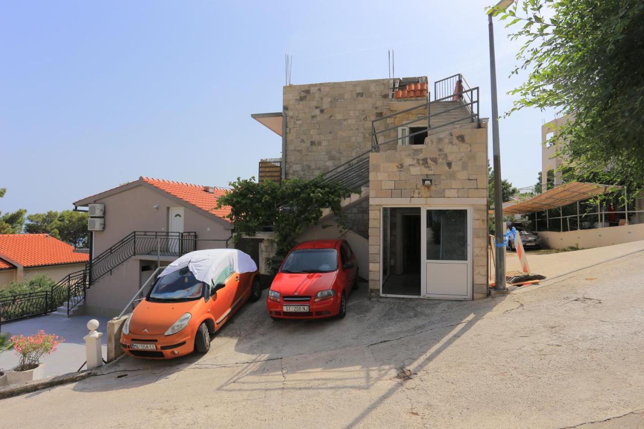 Apartments with a parking space Brela, Makarska - 789 Exteriör bild