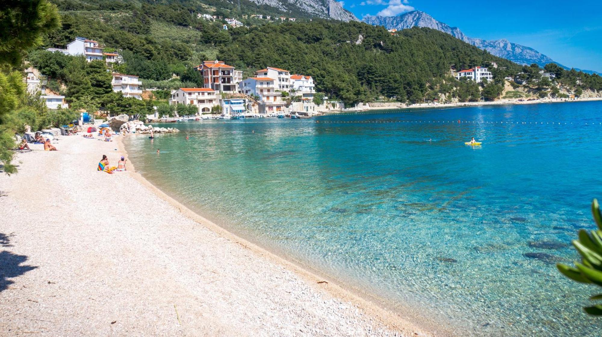 Apartments with a parking space Brela, Makarska - 789 Exteriör bild