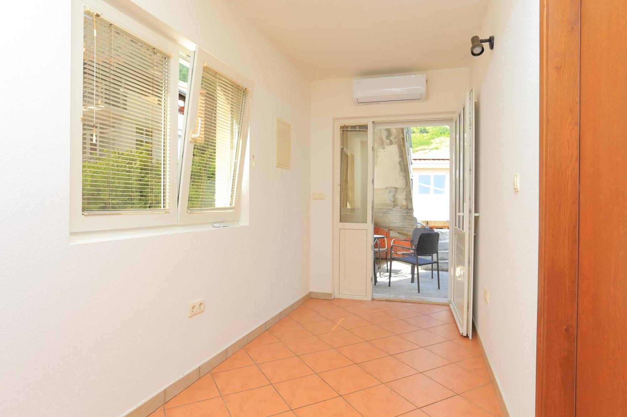 Apartments with a parking space Brela, Makarska - 789 Exteriör bild