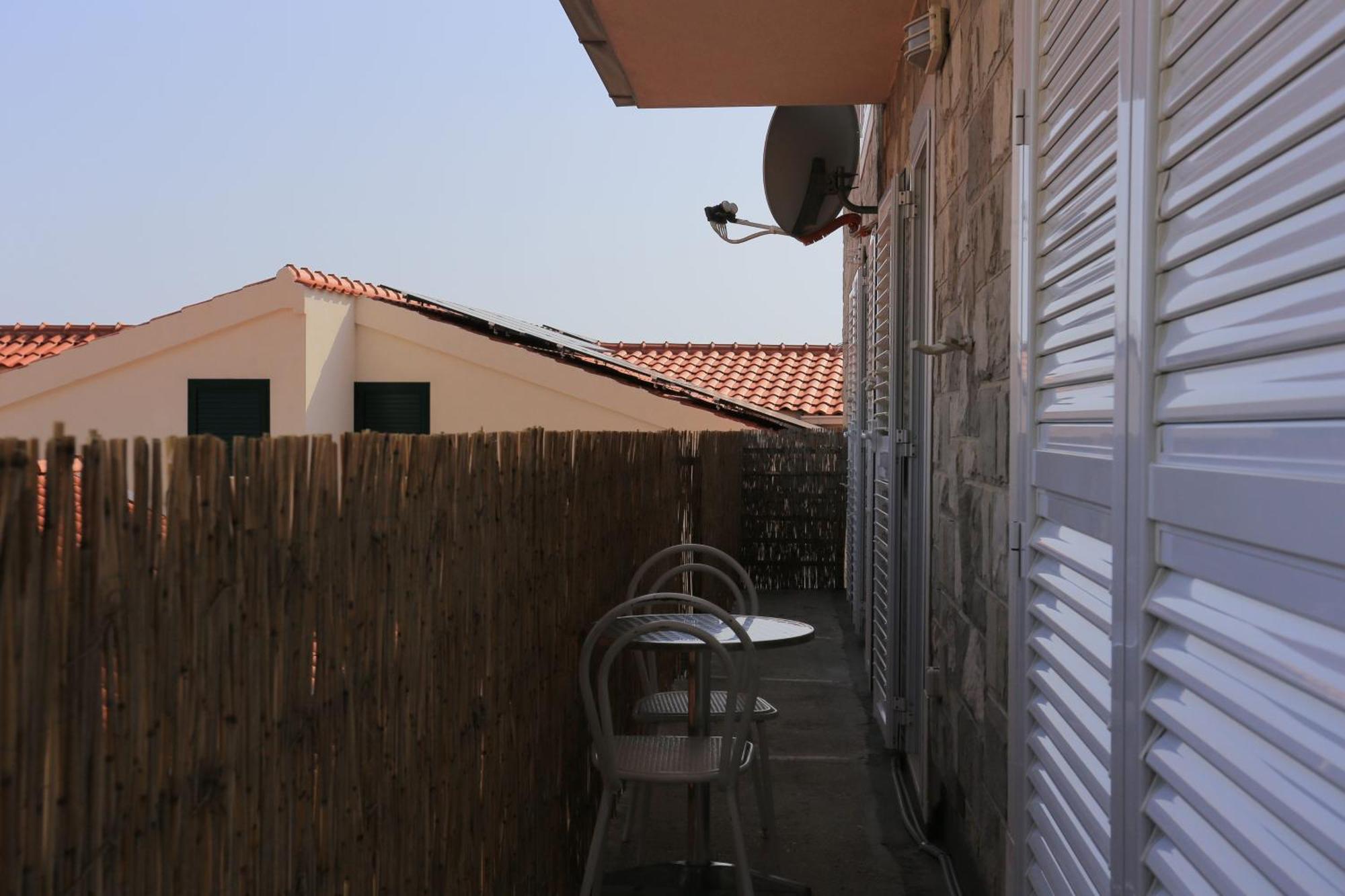 Apartments with a parking space Brela, Makarska - 789 Exteriör bild